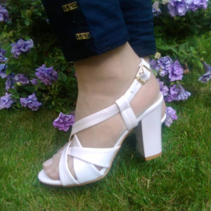 Sanda casual, nud, piele lacuita cu model de barete suprapuse - Img 4