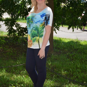 Tricou deosebit nuanta alba, impimeu in fata, masura universala - Img 3