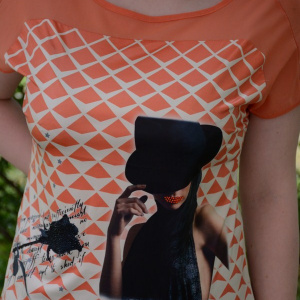 Tricou fasion de vara cu imprimeu negru pe fond portocaliu - Img 4