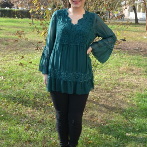Bluza Amalia cu insertii de broderie si decolteu in V ,nuanta de verde - Img 1