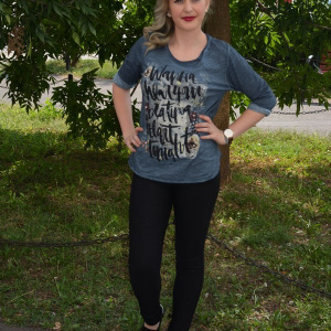 Bluza chic, nuanta de bleumarin, cu design grafic deosebit - Img 6