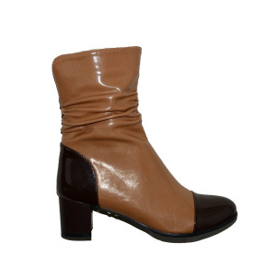 Botina casual foarte comoda, de culoare maro, cu design bicolor