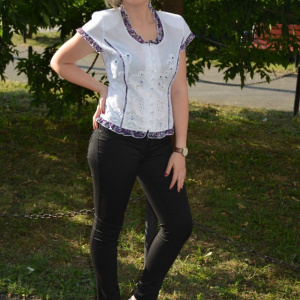 Camasa din bumbac, masura mare, alba, cu motive brodate - Img 3