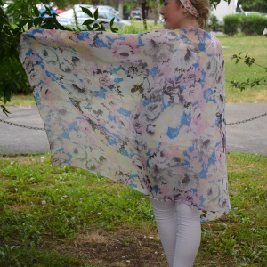 Esarfa moderna cu forma clasica si design de flori roz-albastru - Img 2