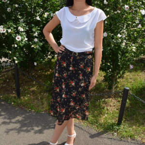 Fusta lejera, midi, nuanta de negru, cu imprimeu floral multicolor - Img 3