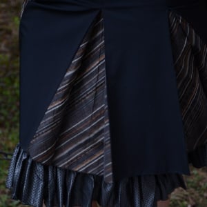 Fusta originala, moderna, de culoare maro, design cu pliseuri mari - Img 7