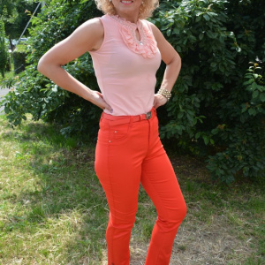 Pantalon lung de vara, culoare rosie, cu design de strasuri - Img 4
