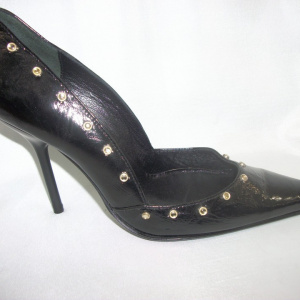 Pantof usor decupat lateral, strasuri fashion, nuanta de negru - Img 2