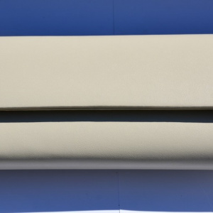 Poseta simpla, eleganta, nuanta de crem cu aspect mat - Img 2