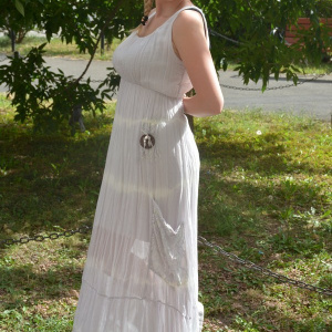 Rochie alba cu aspect creponat, cu bretele late si decolteu - Img 3