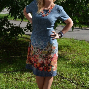Rochie casual cu imprimeu tineresc multicolor si maneca scurta - Img 2