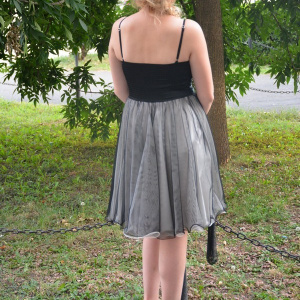 Rochie de gala scurta, deosebita, in nuanta alba cu tul negru - Img 4