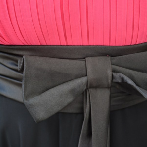Rochie de ocazie frumoasa, bicolora, neagra cu roz, in falduri ample - Img 5