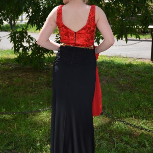 Rochie de ocazie lunga, de culoare rosie, cu broderie abstracta - Img 4