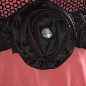 Rochie de seara, corai, cu broderie, brosa si esarfa neagra - Img 5