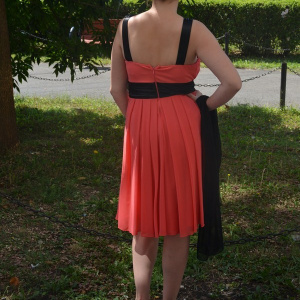 Rochie de seara eleganta, din voal de culoare corai, cu insertii negre - Img 4