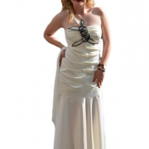 Rochie de seara lunga, pe nuanta ivory, cu insertii florale deosebite - Img 1