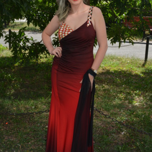 Rochie de seara lunga, rosie, cu insertii de strass-uri mari multicolore - Img 6