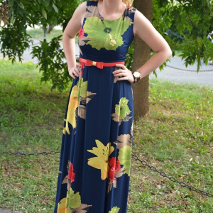 Rochie de vara, lunga, fara maneci, cu flori rosii, galbene si verzi - Img 3