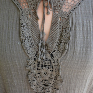 Rochie de vara Reagan cu insertii de dantela nuanta de kaki - Img 7