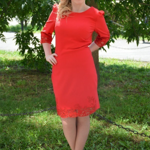 Rochie deosebita, de culoare rosie, insertii fashion aplicate - Img 2