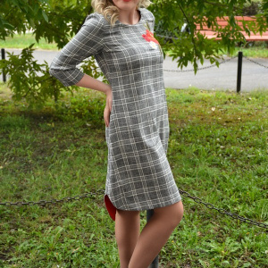 Rochie fashion de zi cu carouri gri inchis si flori colorate, brodate - Img 3