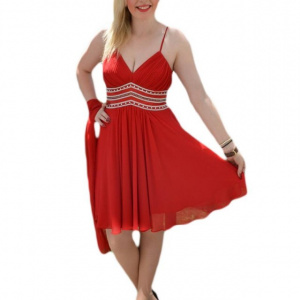Rochie scurta cu un decolteu adanc, cu strasuri