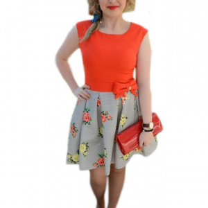 Rochie scurta de ocazie, nuanta corai cu design de dungi, flori - Img 1