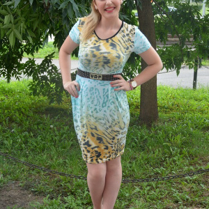 Rochie scurta turcoaz, cambrata in talie si accesorizata cu curea - Img 2
