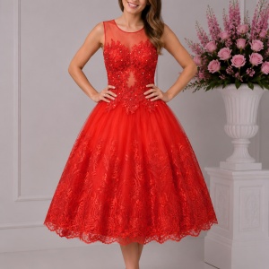 Rochie tinereasca cu croi evazat, culoare rosie, cu broderie