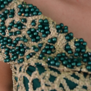 Rochie tinereasca din tul cu design de margele, greenery-auriu - Img 7