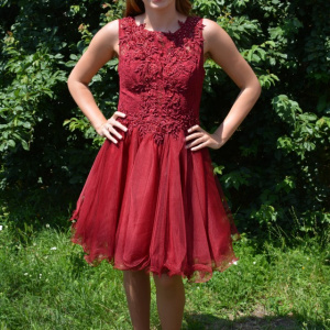 Rochie tinereasca din tul si dantela, marsala, model elegant - Img 2