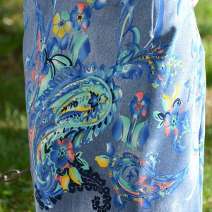 Rochie tinereasca, nuanta albastra, design de flori multicolore - Img 2