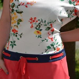 Rochie tip costum, de culoare corai, cu imprimeu in partea de sus - Img 2