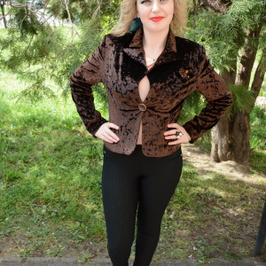 Sacou cazual, feminin, material fin la atingere, tip catifea, pe maro - Img 4
