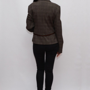 Sacou cu carouri, cambrat in talie accesorizat cu curea subtire - Img 6