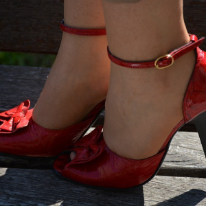 Sanda casual-elegant, culoare rosie, cu toc inalt si varf rotund - Img 4
