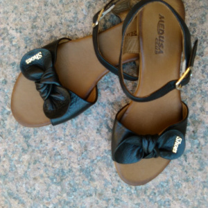 Sanda comoda, de culoare neagra, cu talpa joasa, flexibila - Img 3