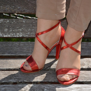 Sanda rosie din piele naturala, model clasic pentru ocazii - Img 3
