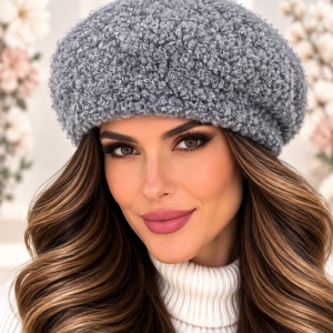 Bereta calduroasa de iarna, culoarre de gri cu fir fin buclat, model simplu, clasic