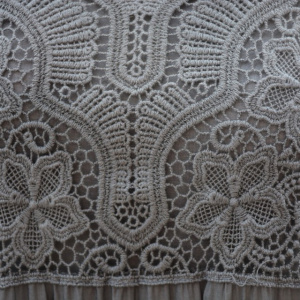 Bluza Amalia cu insertii de broderie si decolteu in V,nuanta de gri - Img 6