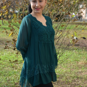 Bluza Amalia cu insertii de broderie si decolteu in V ,nuanta de verde - Img 3