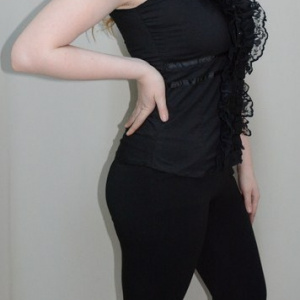Bluza casual fara maneca, culoare neagra, cu dantela si volane - Img 3