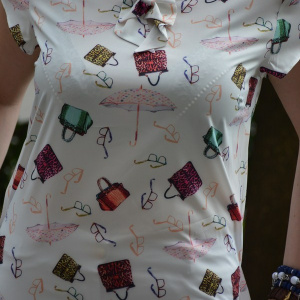 Bluza de vara cu design original, fond alb imprimeu multicolor - Img 6