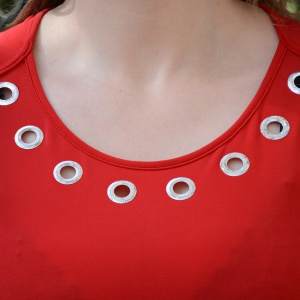 Bluza, din material elastic, de culoare rosie, si insertii argintii - Img 4