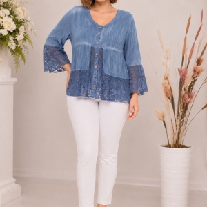 Bluza lejera Carina cu insertii de dantela, nuanta de albastru