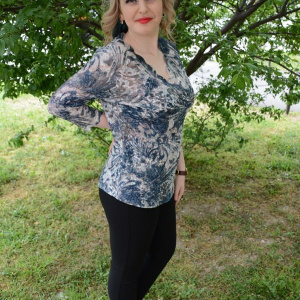 Bluza moderna, aspect brodat, usor transparenta, in nuanta de bleumarin - Img 3