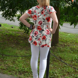 Bluza moderna de vara, alba cu design de trandafiri, masura mare - Img 5