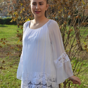 Bluza moderna Kara cu insertii de broderie si dantela ,nuanta de alb - Img 1