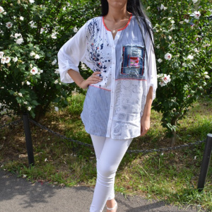 Bluza oversize cu buzunar din blugi si dungi fine, alb-bleumarin - Img 3
